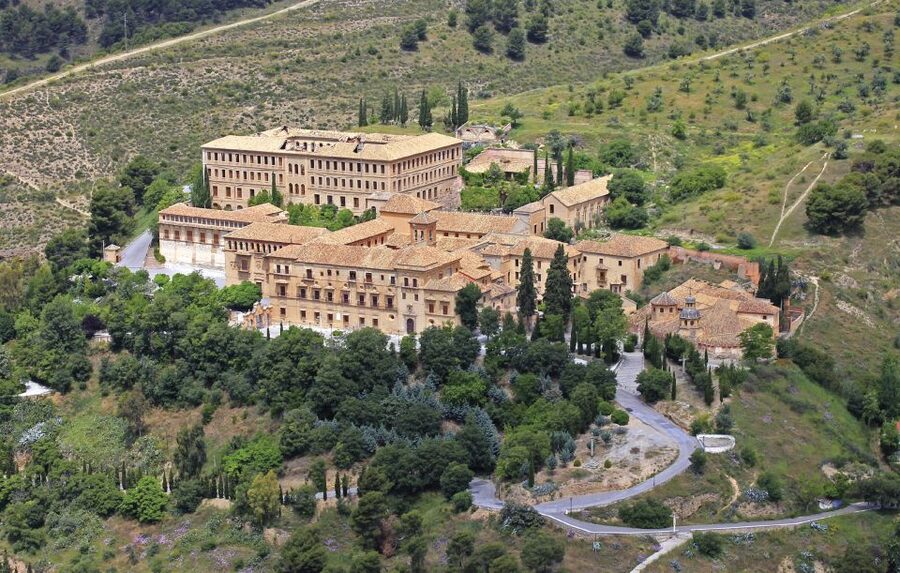Granada: Sacromonte Abbey Entry Ticket with Audio Guide - Why Sacromonte Abbey feels different from Granada’s grand monuments
