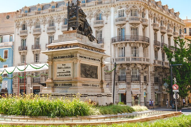 Granada Scavenger Hunt and Sights Self-Guided Tour - Corral del Carbón, a different kind of historic stop