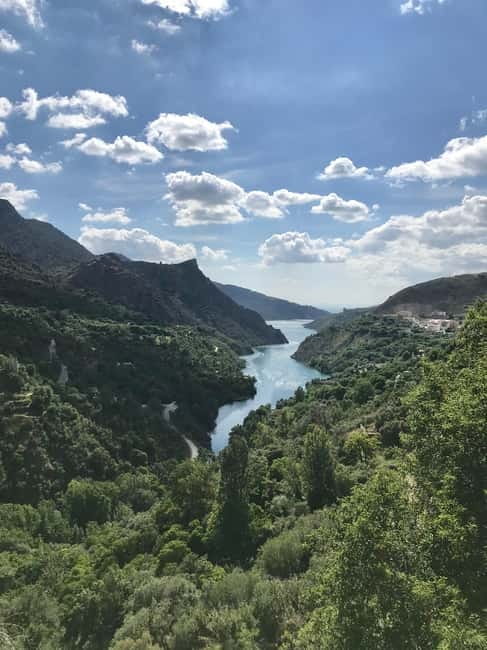 Granada: Sierra Nevada Safari Tour to 2500 m with a Drink - A drink with a wide mountain view