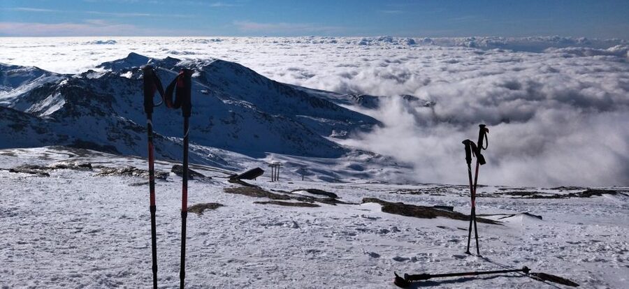 Granada: Sierra Nevada Veleta Peak Trek with Lunch - Timing, weather, and practical preparation