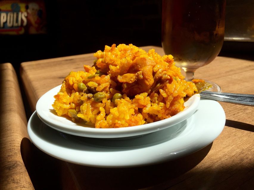 Granada: Tapas Tasting Guided Tour - Learning what makes Granada tapas different