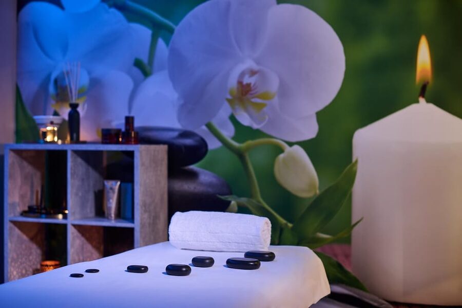 Granada: Thermal Spa Circuit with Optional Massage - Timing your visit in Granada