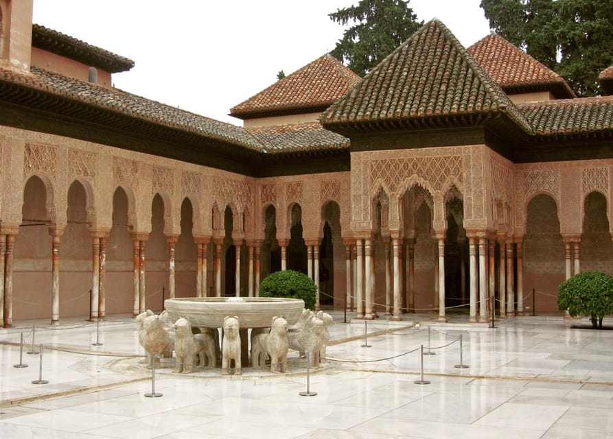Granada: Tour of Alhambra, Generalife, and Nasrid Palaces - Why the Alhambra is better with a guide