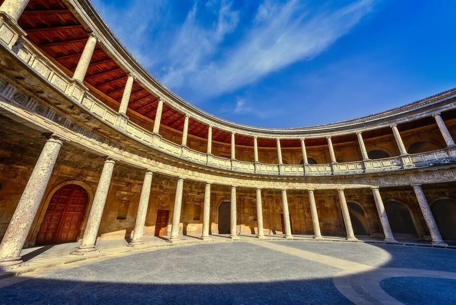 Granada: Tour of Alhambra, Generalife, and Nasrid Palaces - Generalife gardens: 45 minutes of water and quiet