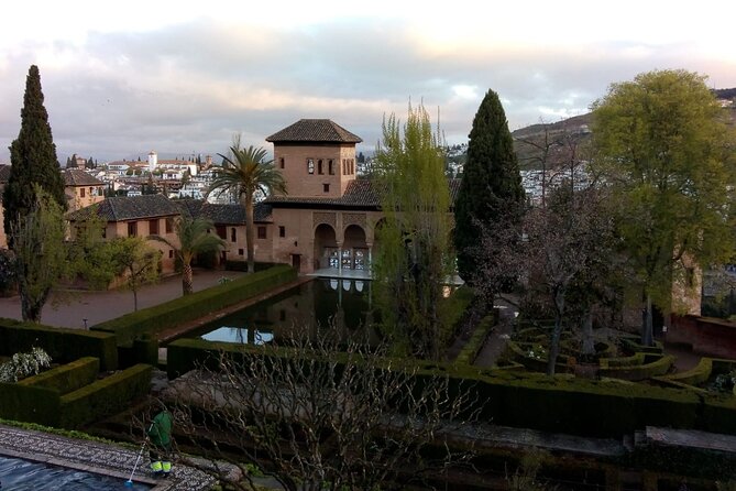 Granada, Visit Alhambra with Nasrid palaces, gardens and Alcazaba - Alcazaba: the Alhambra’s defensive side