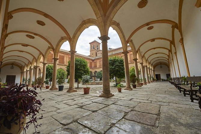 Granada Walking Tour: Albaicin and Sacromonte Quarters - Why this Granada walk is worth considering