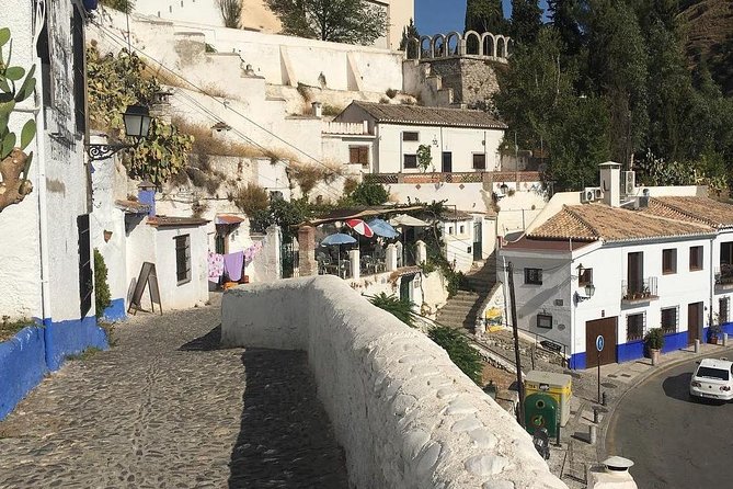 Granada Walking Tour: Albaicin and Sacromonte Quarters - Albaicin’s lanes and Plaza Larga