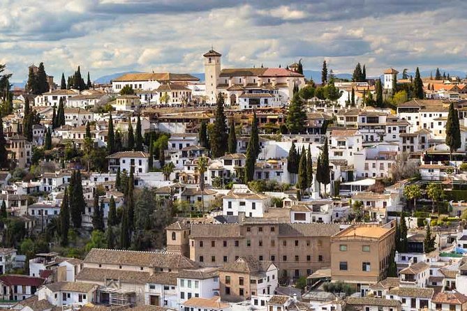Granada Walking Tour: Albaicin and Sacromonte Quarters - Paseo de los Tristes and Granada’s unusual names