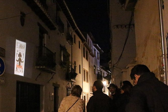 Guided tour Conspiracy in the Albaicín - Eva’s storytelling style