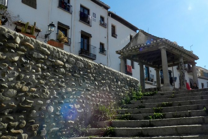 Guided tour Granada Unexplained - Who should book this evening walk?