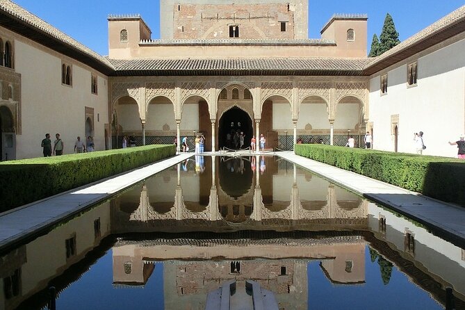 Guided tour of Alhambra and Generalife with Nasrid Palaces - Partal Palace and the final garden views