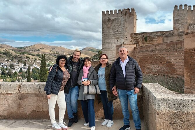 Guided tour of La Alhambra with tickets included - The Alcazaba: Granada from the Fortress Walls