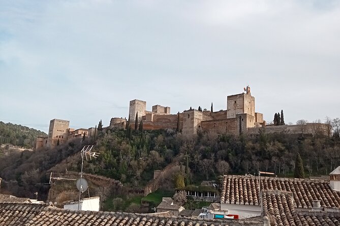Guided Walking Tour with Panoramic Views and Terraces of Granada - Starting at U-Sense Granada Centro