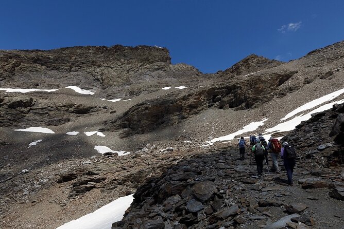 Hiking experience in the High Sierra Nevada National Park - Posiciones del Veleta and the Civil War remains