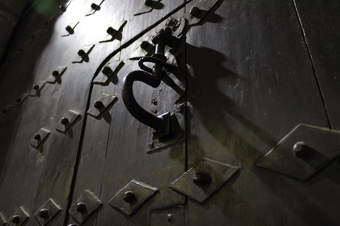 Legends and Mysteries Walk - Meeting at Plaza de San Ildefonso at 8 pm