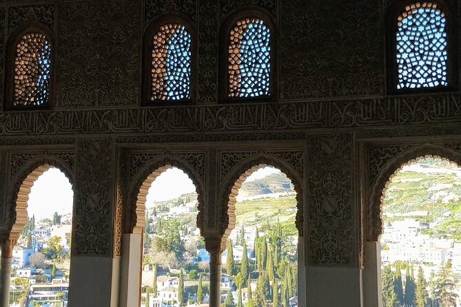 Legends of the Alhambra Tour with Tickets Included - Generalife: The Sultans’ Summer Retreat