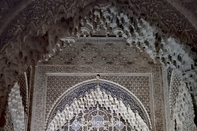 Night Tour of Alhambra and the Nasrid Palaces - Timing, meeting point, and practical details