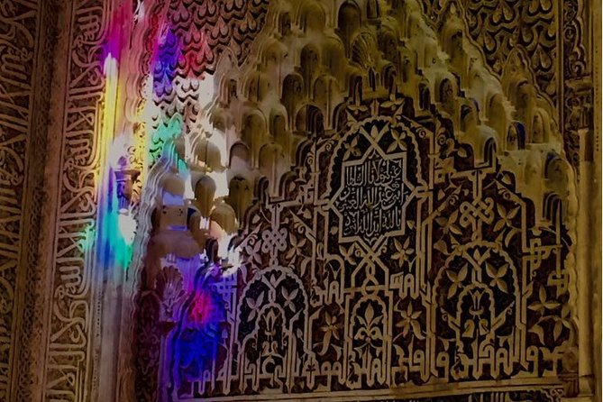 Official Guide to visit Alhambra (tickets NOT included) - Meeting your guide near the ticket office