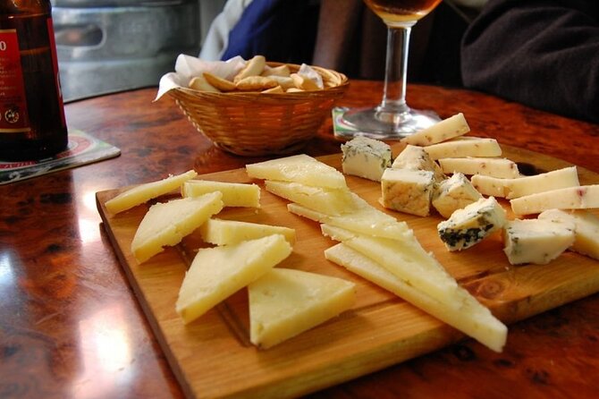 Old Granada Market & Food Tasting Tour - Starting at Plaza Nueva with room to ask questions