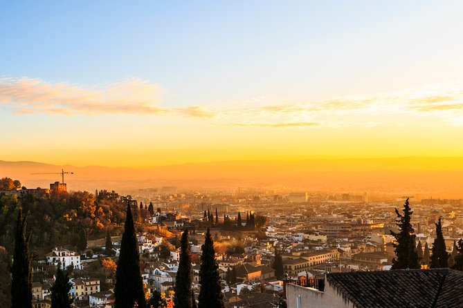 Old Granada Market & Food Tasting Tour - What the guide adds beyond the food