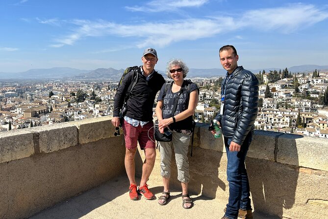 PREMIUM 2 Hour Alhambra and Generalife Tour + tickets - Alcazaba towers and Granada views