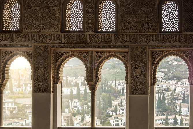 Private 3-hour Alhambra tour with tickets - Key points at a glance