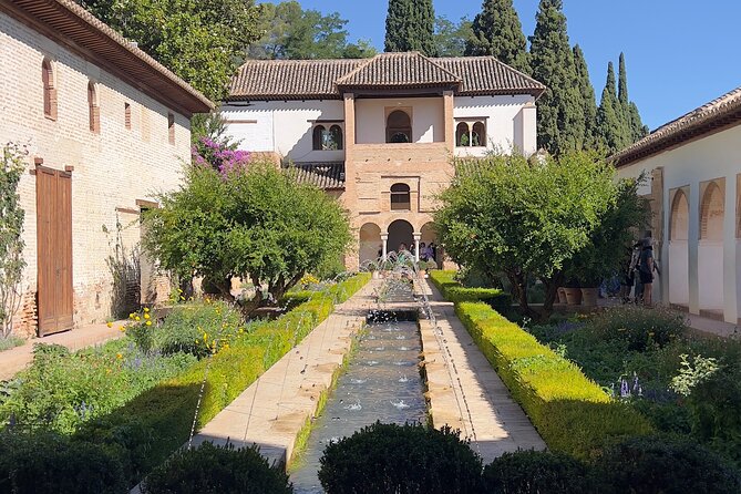 Private excursion to the Alhambra and Generalife - Timing, meeting point, and physical demands