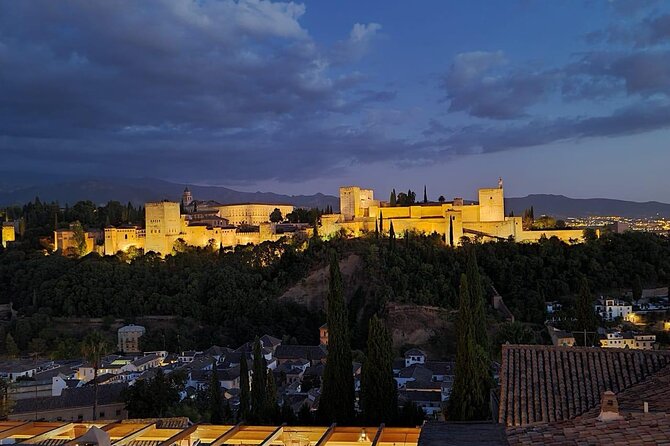 Private Night Tour of the Alhambra in Granada (includes tickets) - Meeting at the Palace of Charles V