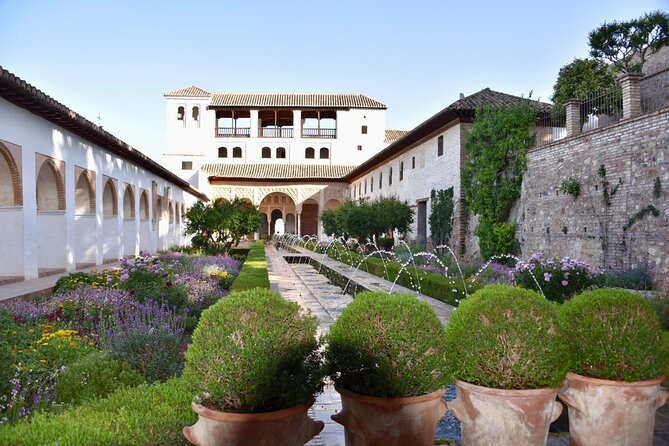 Private Night Tour of the Alhambra in Granada (includes tickets) - Service reliability deserves attention