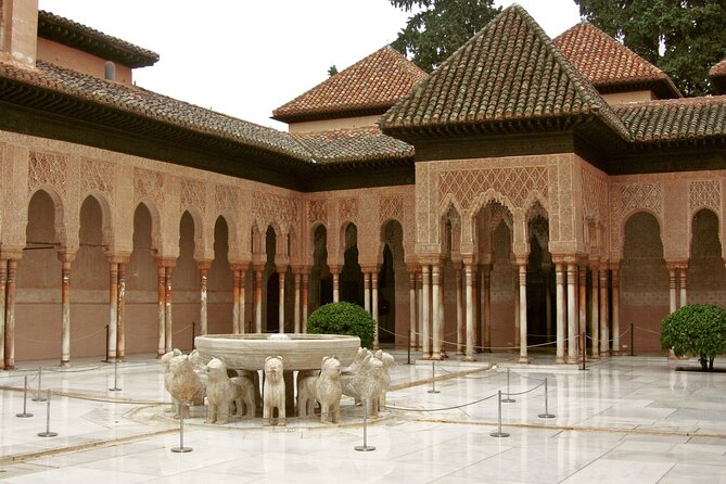 Private Tour Alhambra, Generalife and Nasrid Palaces - Starting at P.º de la Sabica, 34