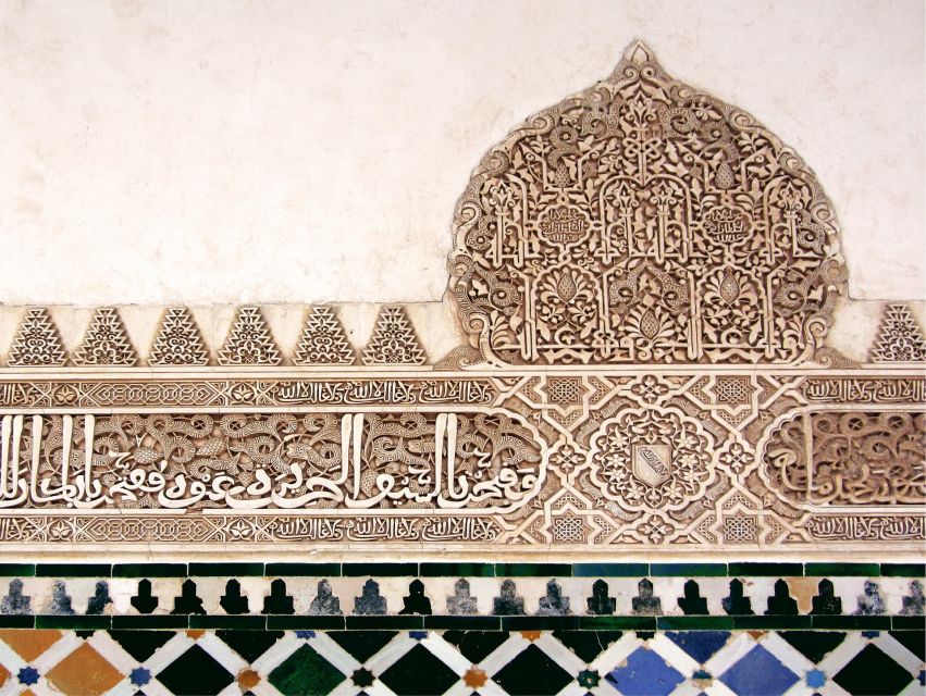 Private tour in all complete complex of Alhambra with ticket - Meeting Under the Orange Umbrella