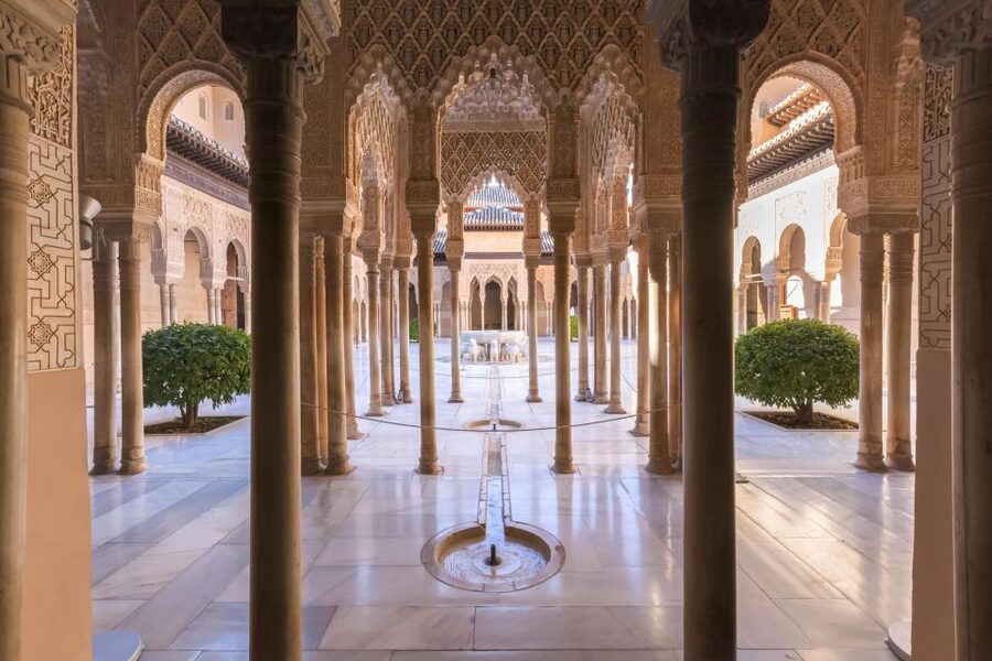 Private tour in all complete complex of Alhambra with ticket - Who Gets the Best Value
