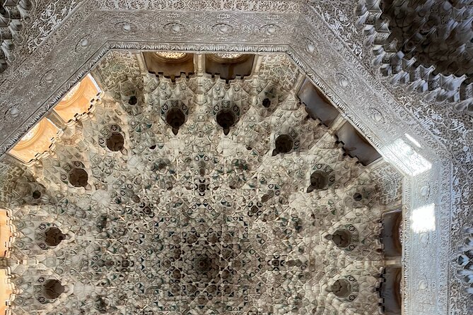 Private Tour in the Alhambra : buy your tickets and book your tour - Charles V Palace: a later imperial statement