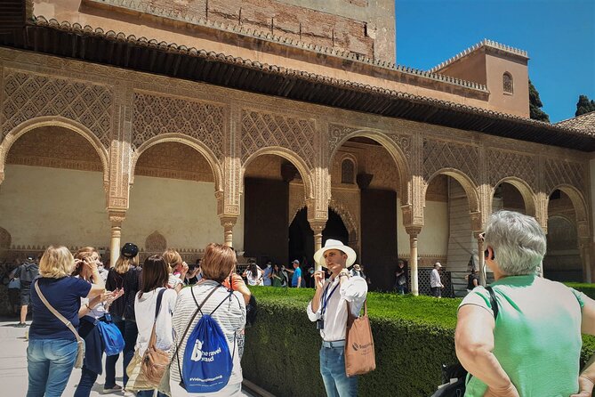 Private Tour of the Alhambra to travel back in time. NO TICKETS - Generalife gardens and the sultans’ summer retreat