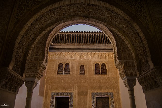 Private Tour to The Alhambra with Nasrid Palaces in Granada - The Alhambra’s fortress walls and hilltop setting