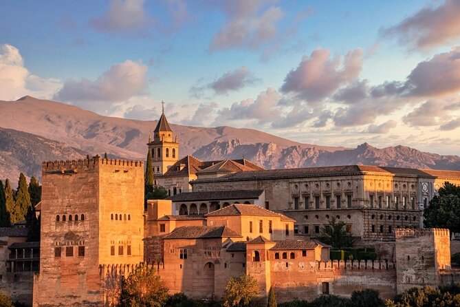 Private Walk of the Alhambra and Nasrid Palaces - The Alhambra: A Citadel With Two Faces