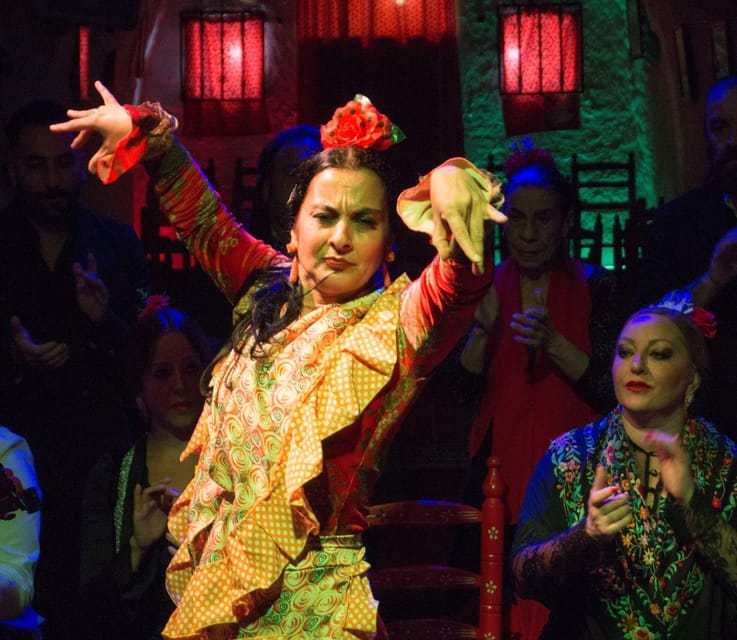 Sacromonte: Flamenco Show at Cuevas Los Tarantos Tickets - Getting seated inside Cuevas Los Tarantos