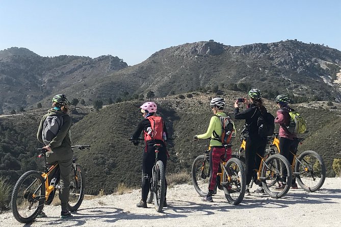 Sierra Nevada Ebike Tour Small Group - The food break and the practical comforts