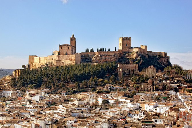 Skip the Line: Fortaleza de la Mota Admission Ticket - Entering the Monumental Ensemble of La Mota