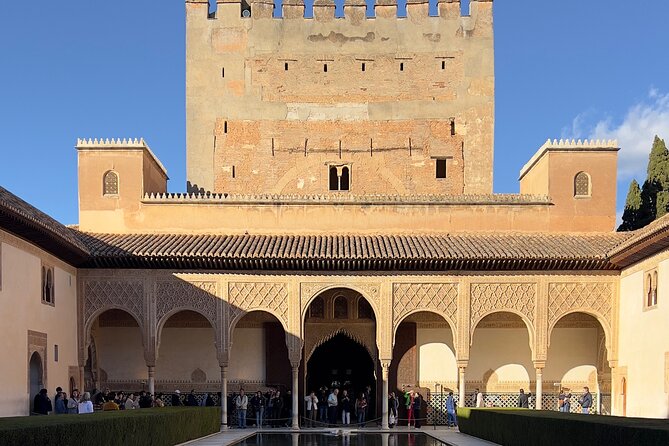 Small group visit to the Alhambra with tickets included - Generalife gardens and the summer palace