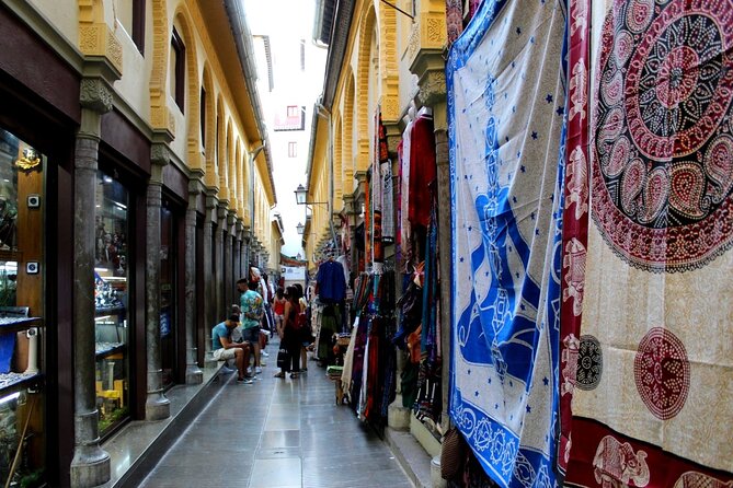 Stroll through Granada: historic center and Albayzín - Key details at a glance