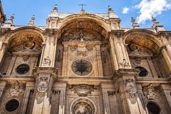 Stroll through Granada: historic center and Albayzín - Alcaicería: a former silk market