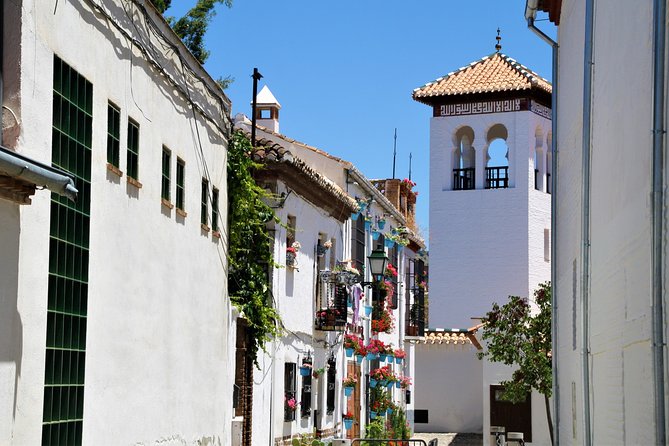 Sunset Walking Tour in Albaicín & Sacromonte - Sacromonte and the cave-house tradition