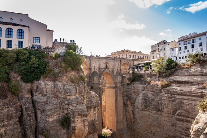 Ultimate White Village of Ronda Small-Group Day Trip from Granada - Walking Ronda’s Cobblestone Streets