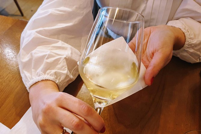 Wine Tasting in Granada - Comparing Granada wine with bottles from across Spain